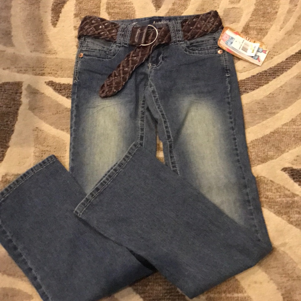 Boot Cut Jeans with Belt included